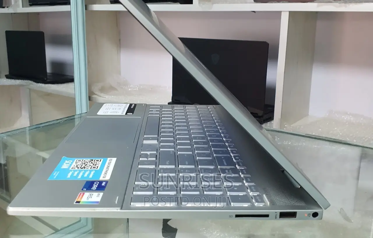 New Laptop HP Envy X360 16GB Intel Core I7 SSD 512GB