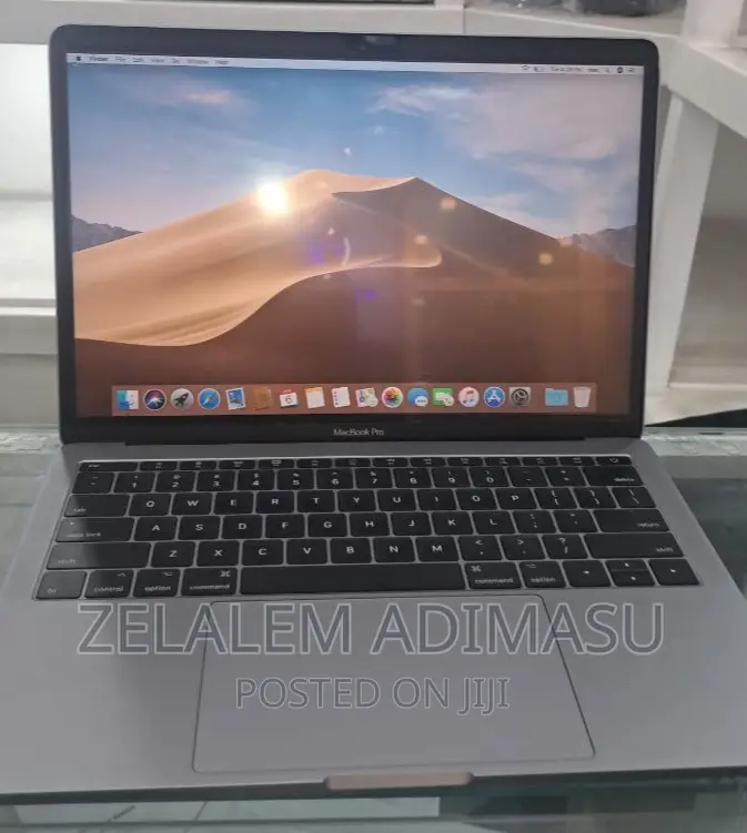 New Laptop Apple MacBook Pro 2017 8GB Intel Core I5 SSD 256GB