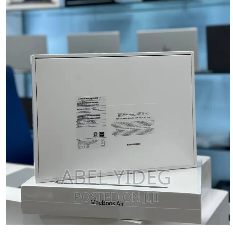 New Laptop Apple MacBook Air 2022 M2 8GB Apple M2 SSD 256GB