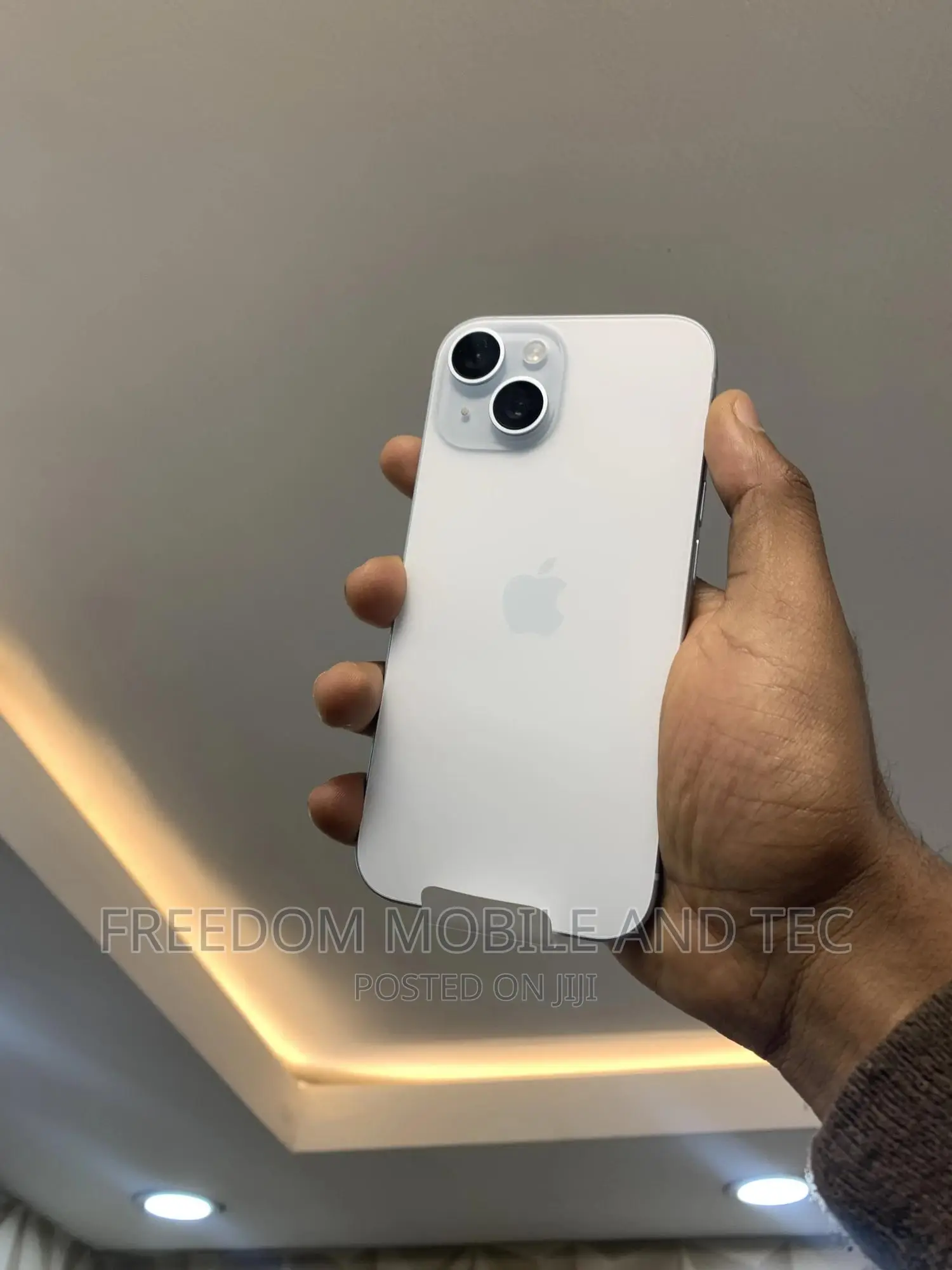 New Apple iPhone 15 128 GB Blue