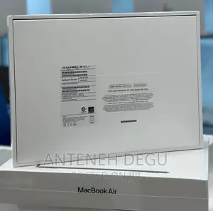 Photo - New Laptop Apple MacBook Air 2022 M2 8GB Apple M2 SSD 256GB
