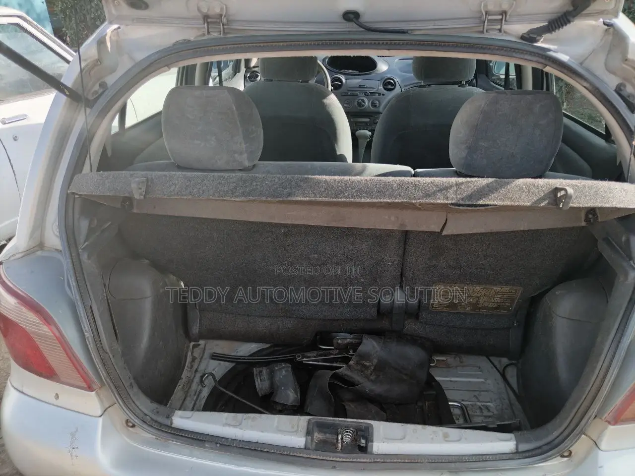 Toyota Vitz 2001 Silver