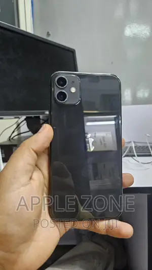 Photo - Apple iPhone 11 64 GB Black