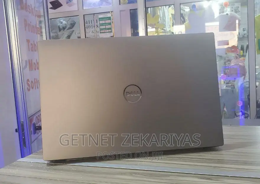 New Laptop Dell Precision 5570 32GB Intel Core I7 SSD 1T