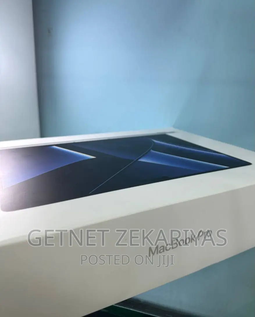 New Laptop Apple MacBook Pro 16GB Apple M2 SSD 512GB