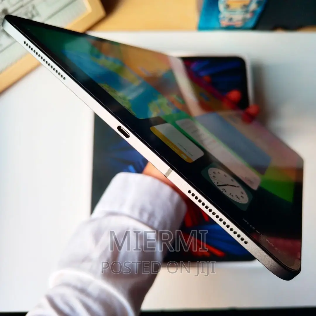 New Apple iPad Pro 12.9 (2022) 256 GB Gray
