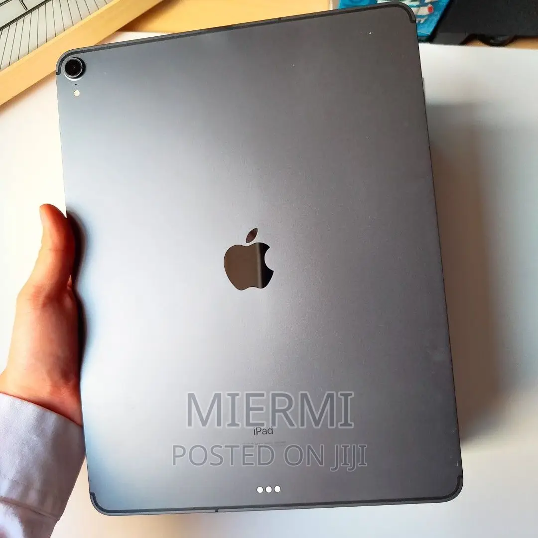 New Apple iPad Pro 12.9 (2022) 256 GB Gray