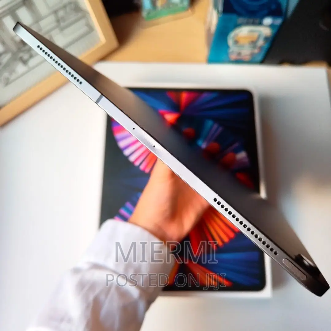 New Apple iPad Pro 12.9 (2022) 256 GB Gray