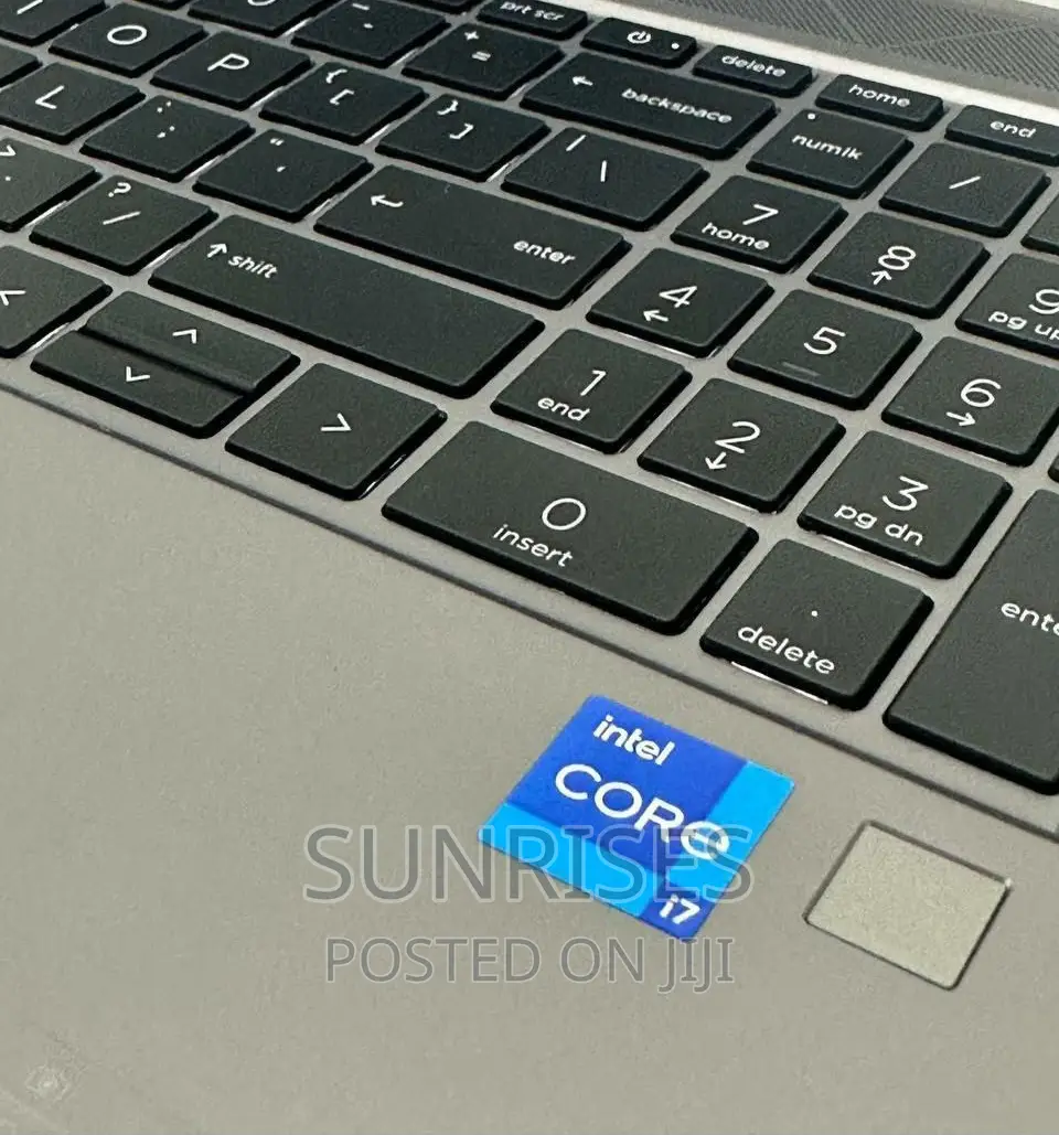 New Laptop HP ZBook Firefly G8 16GB Intel Core I7 SSD 512GB