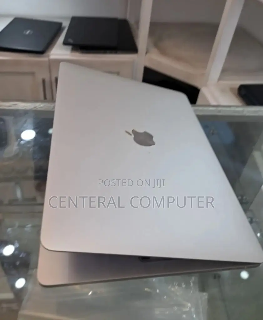 New Laptop Apple MacBook 2020 16GB Intel Core I7 SSD 1T