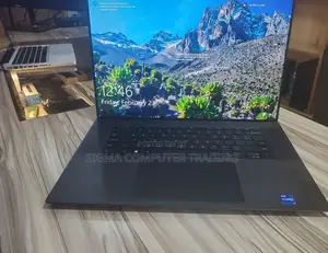 New Laptop Dell Precision 17 7720 32GB Intel Core I7 SSD 512GB