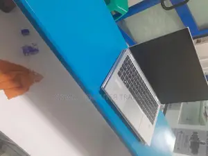 New Laptop HP EliteBook x360 1040 G7 16GB Intel Core i7 SSD 256GB