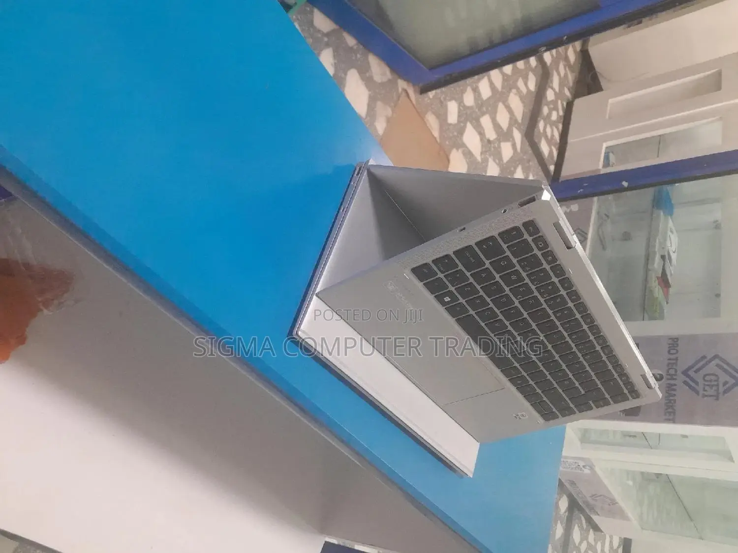 New Laptop HP EliteBook x360 1040 G7 16GB Intel Core i7 SSD 256GB