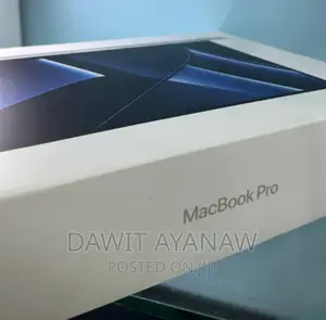 Photo - New Laptop Apple MacBook Pro 2022 M2 16GB Apple M2 SSD 512GB