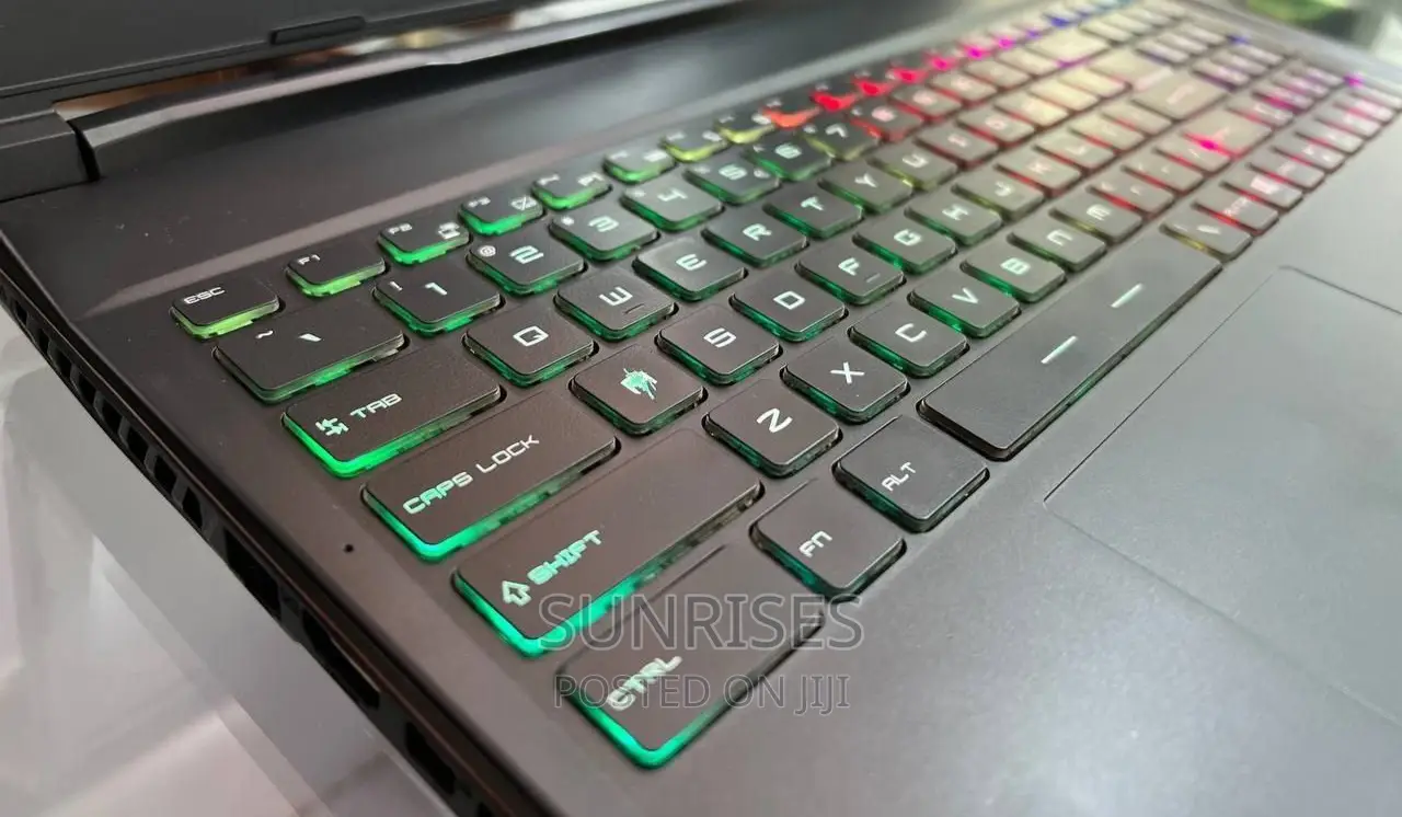 New Laptop MSI GP75 Leopard 16GB Intel Core I7 SSD 512GB