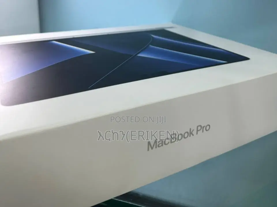 New Laptop Apple MacBook Pro 2022 M2 16GB Apple M2 SSD 512GB