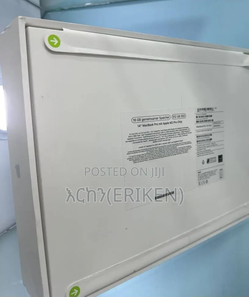 New Laptop Apple MacBook Pro 2022 M2 16GB Apple M2 SSD 512GB