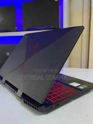 New Laptop HP Omen 17t 8GB Intel Core I7 SSD 512GB