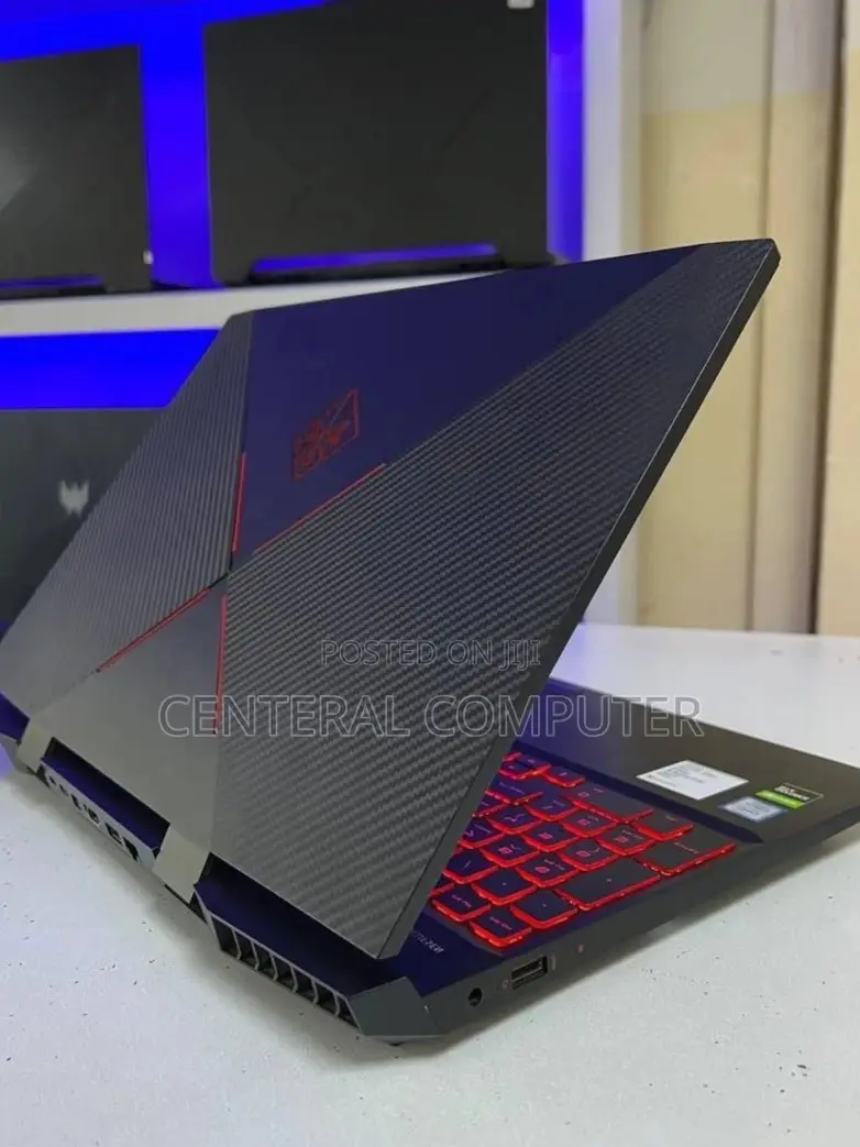 New Laptop HP Omen 17t 8GB Intel Core I7 SSD 512GB