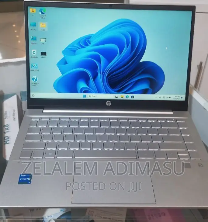 New Laptop HP Pavilion X2 10 16GB Intel Core I5 SSD 512GB