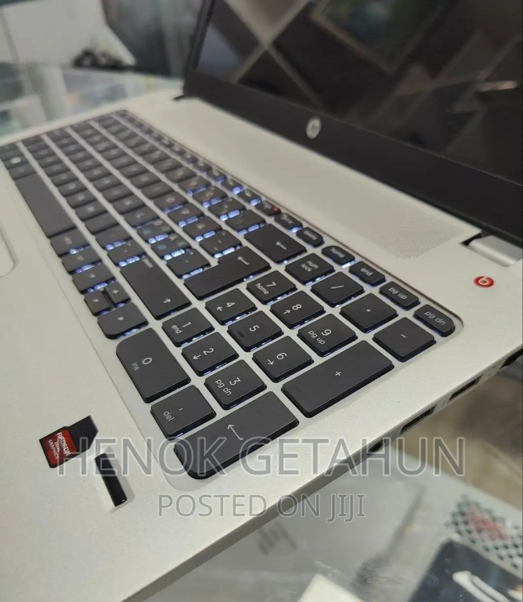 New Laptop HP Envy X360 8GB AMD A8 SSD 1T