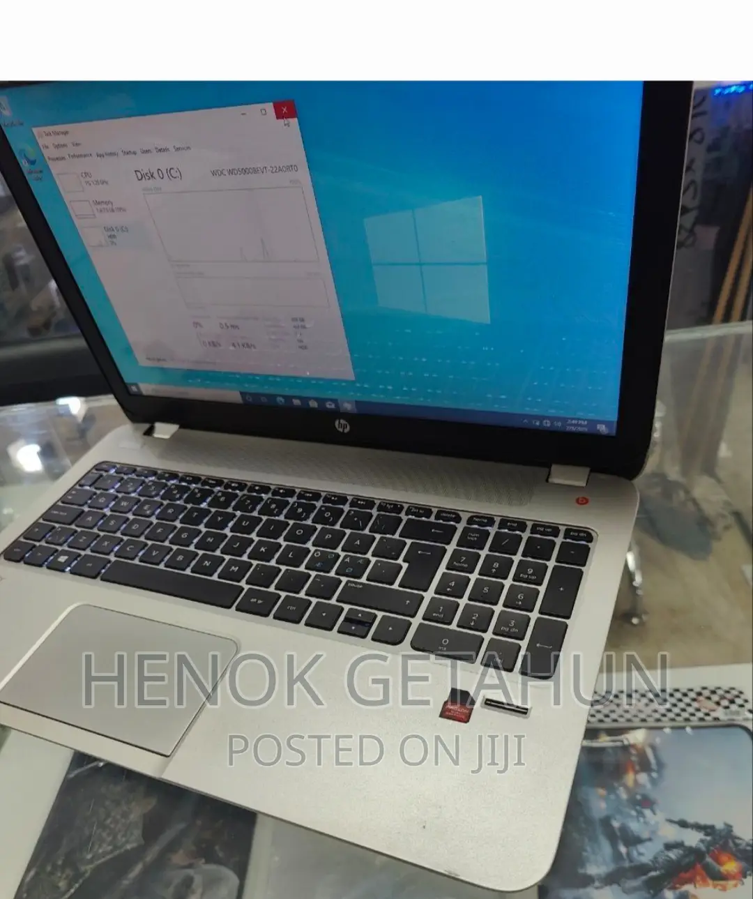 New Laptop HP Envy X360 8GB AMD A8 SSD 1T