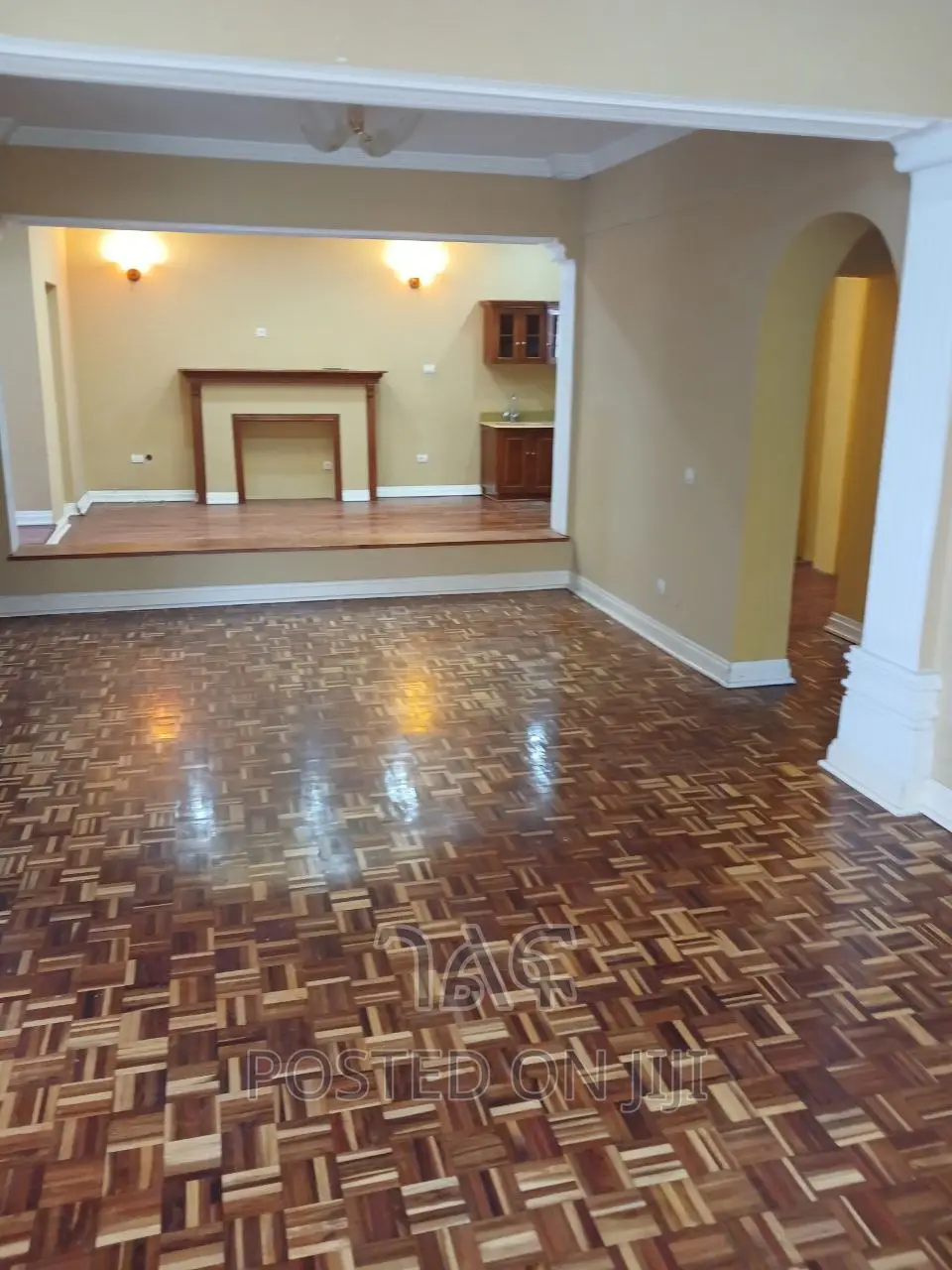 5bdrm Villa in 🏘ባንክ ያለበት የሚሸጥ ቤት, Bole for sale