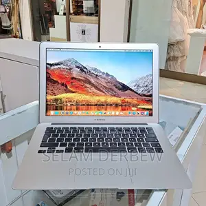 Photo - New Laptop Apple MacBook 2017 8GB Intel Core I5 SSD 128GB