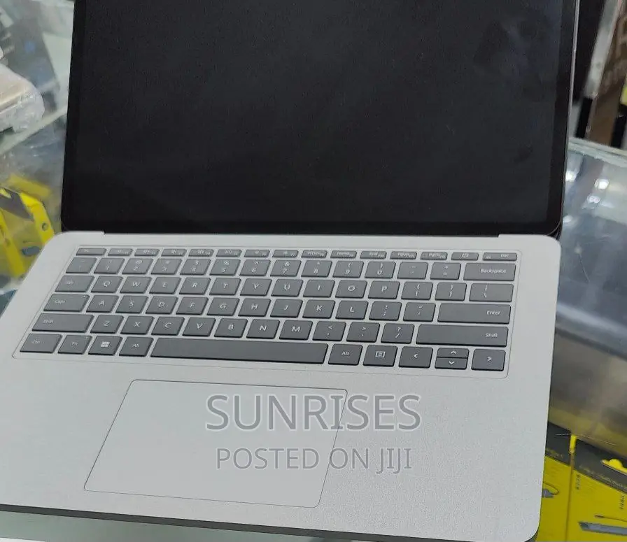 New Laptop Microsoft Surface Pro 9 16GB Intel Core I7 SSD 1T