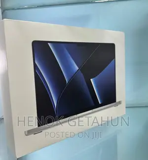 Photo - New Laptop Apple MacBook Pro 18GB Apple M2 SSD 512GB