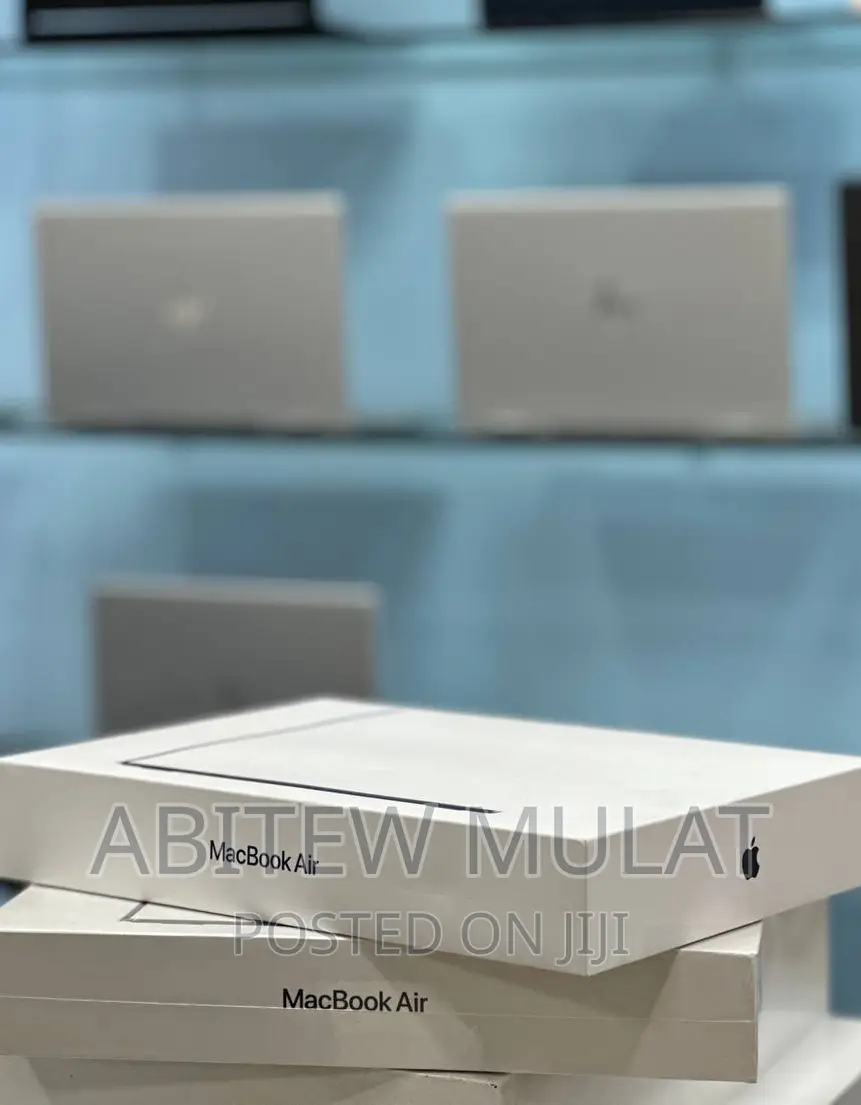 New Laptop Apple MacBook Air 2022 M2 8GB Apple M2 SSD 256GB