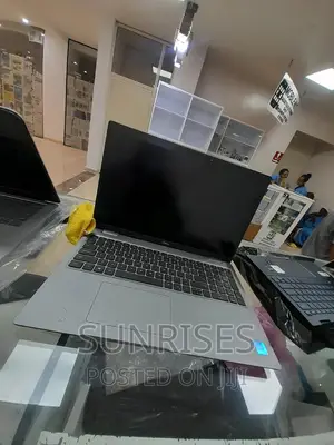 New Laptop Dell Latitude 5310 8GB Intel Core I5 SSD 512GB