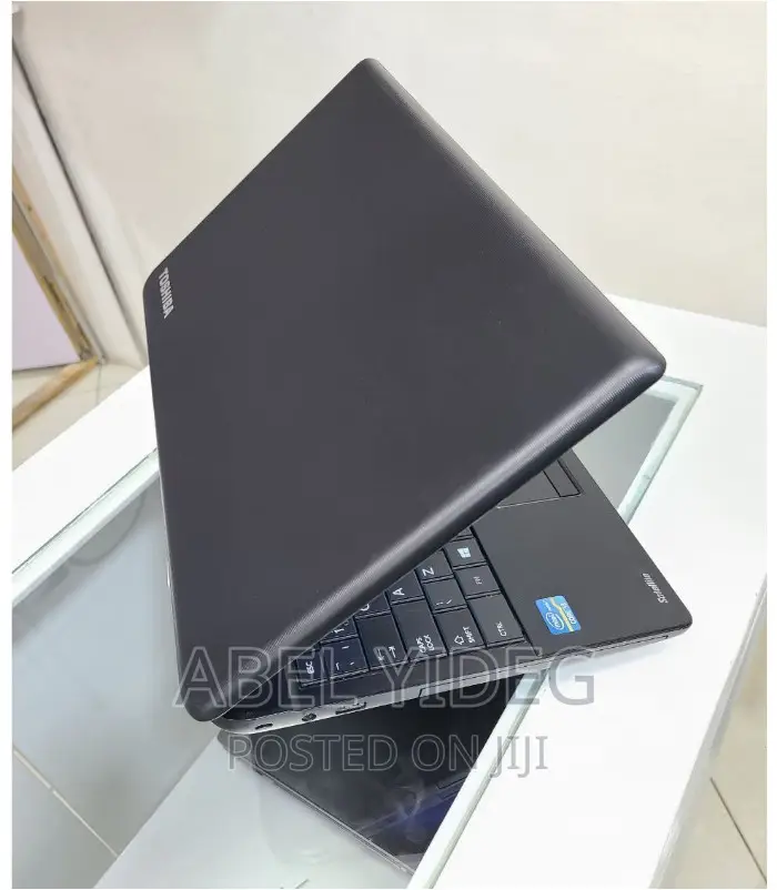 New Laptop Toshiba Satellite C665 4GB Intel Core I5 HDD 500GB