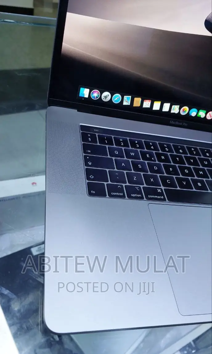 New Laptop Apple MacBook Pro 2019 32GB Intel Core I9 SSD 1T