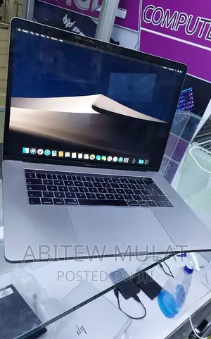 Photo - New Laptop Apple MacBook Pro 2019 32GB Intel Core I9 SSD 1T