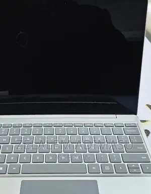 New Laptop Microsoft Surface 8GB Intel Core I5 SSD 128GB