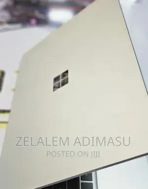 New Laptop Microsoft Surface 8GB Intel Core I5 SSD 128GB