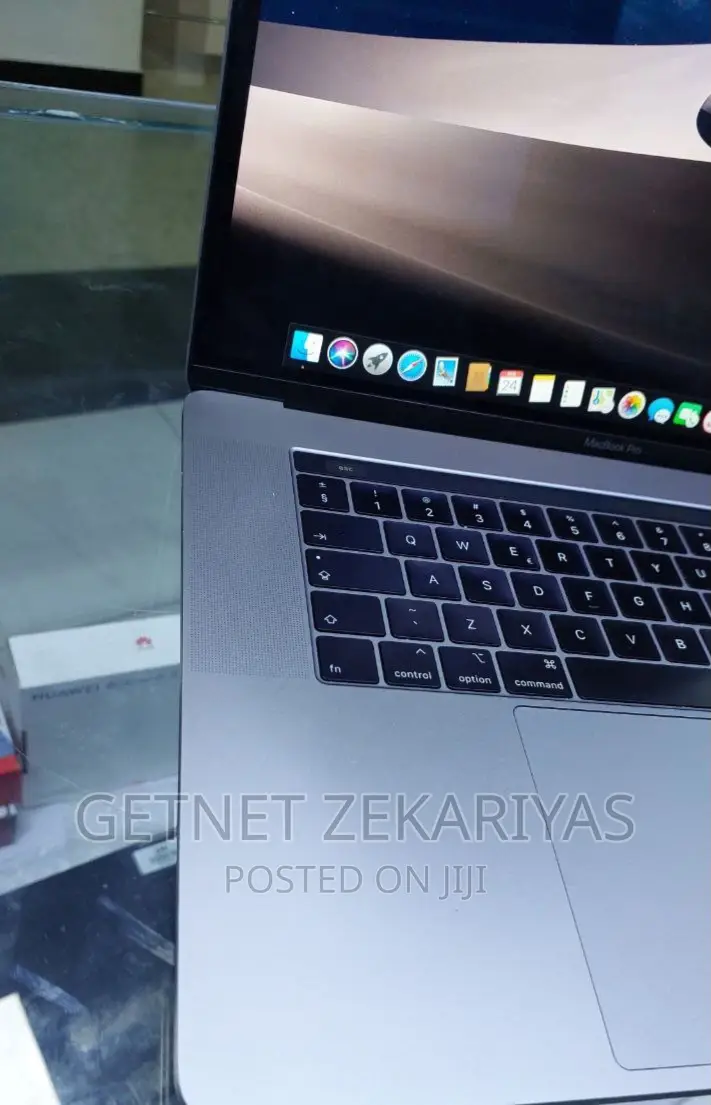 New Laptop Apple MacBook Pro 2019 32GB Intel Core I9 SSD 1T