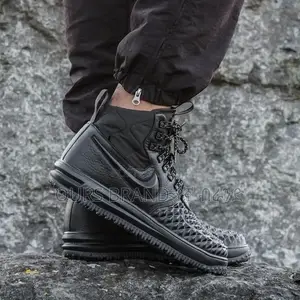 Photo - Master Quality Nike Lunar Duckboot Black Shoes