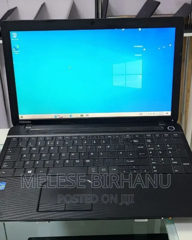 Laptop Toshiba Satellite C665 4GB Intel Core I5 HDD 500GB