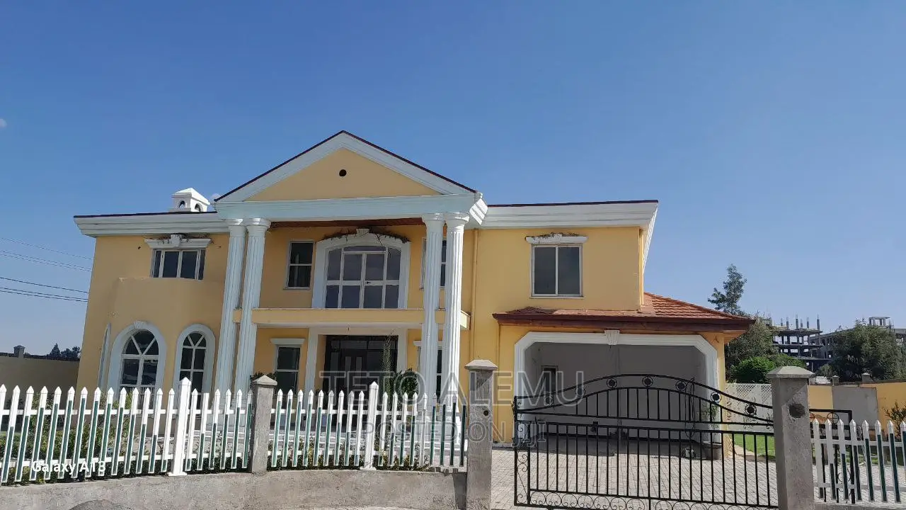 6bdrm House in House For Sale Tafo, Bole for sale