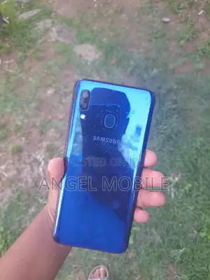 New Samsung Galaxy A20 32 GB Blue