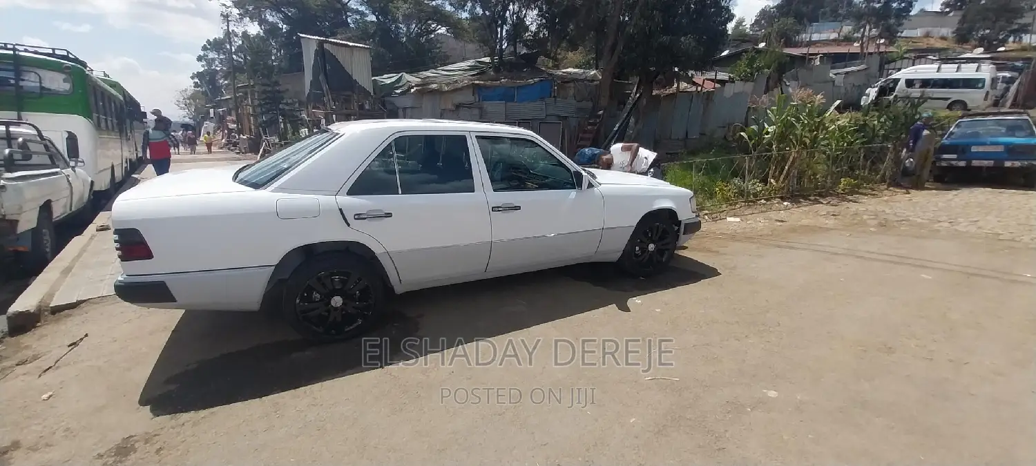 Mercedes-Benz 230E 1994 White