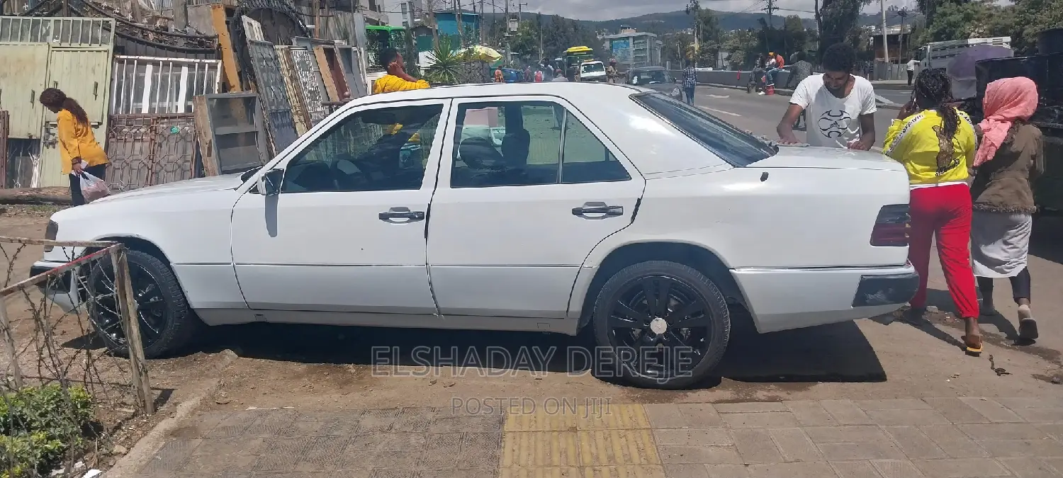 Mercedes-Benz 230E 1994 White