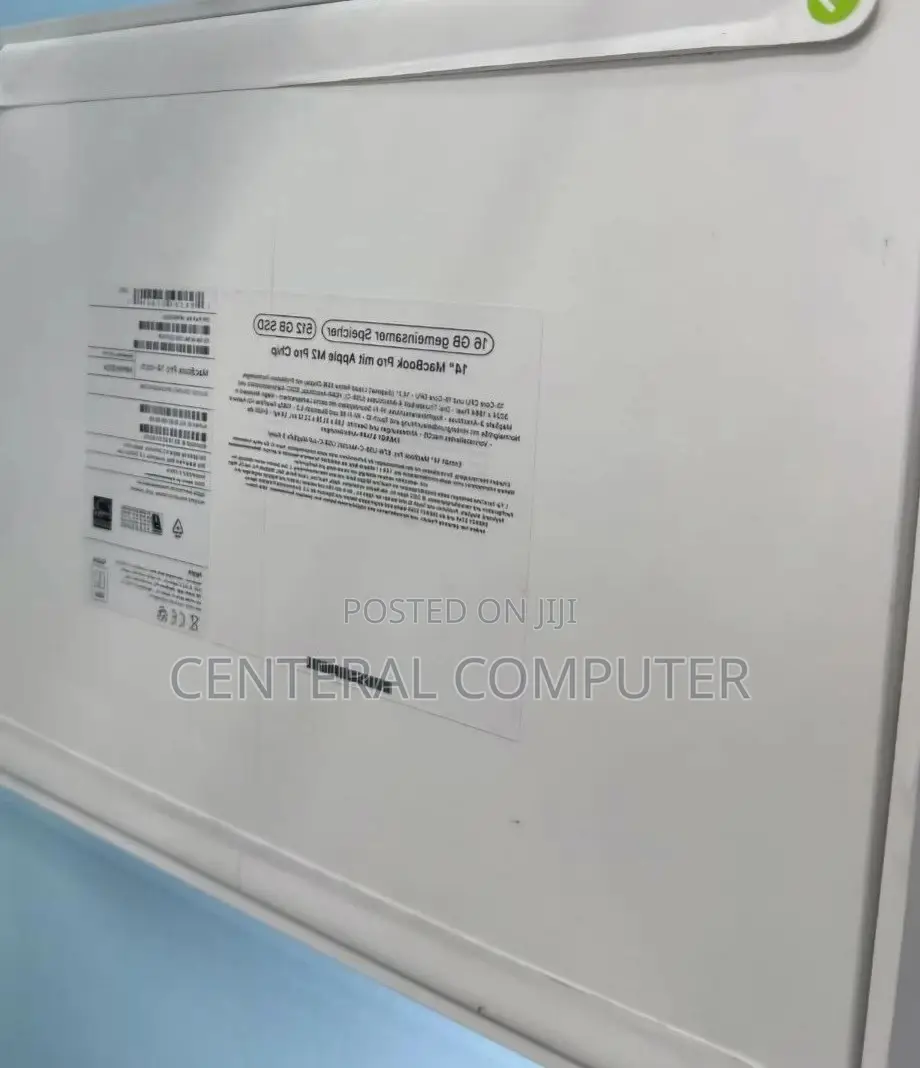 New Laptop Apple MacBook Pro 2022 M2 16GB Apple M2 SSD 512GB