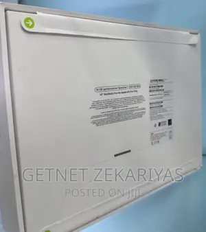 New Laptop Apple MacBook Pro 2022 M2 16GB Apple M2 SSD 512GB