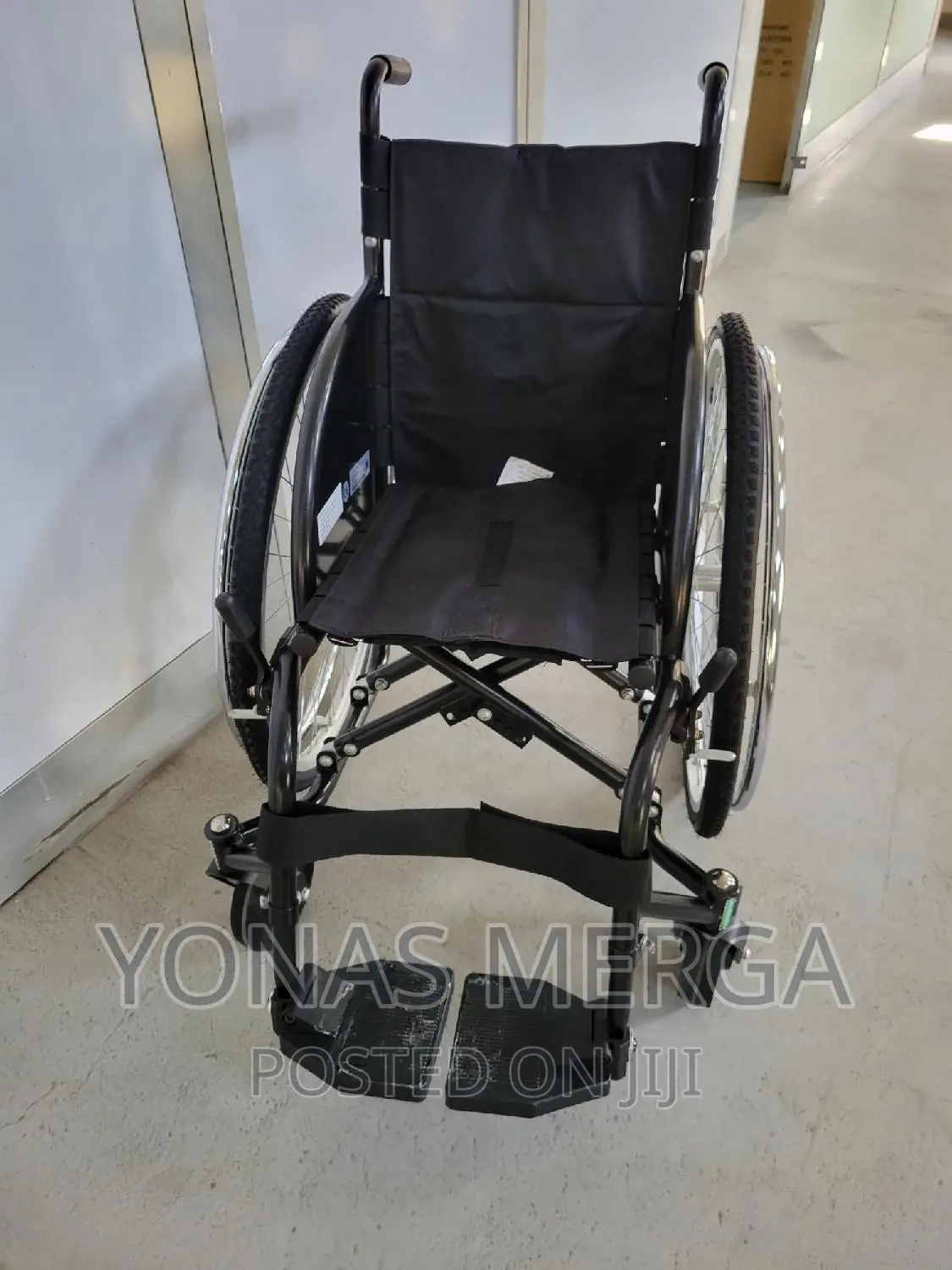 Home /Wheelchair/Classic Wheelchair
Royce Classic Wheelchair
