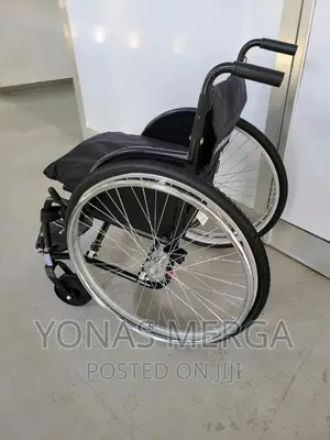 Wheelchair/Puncture Collision Carrying Wheelchair Portable
