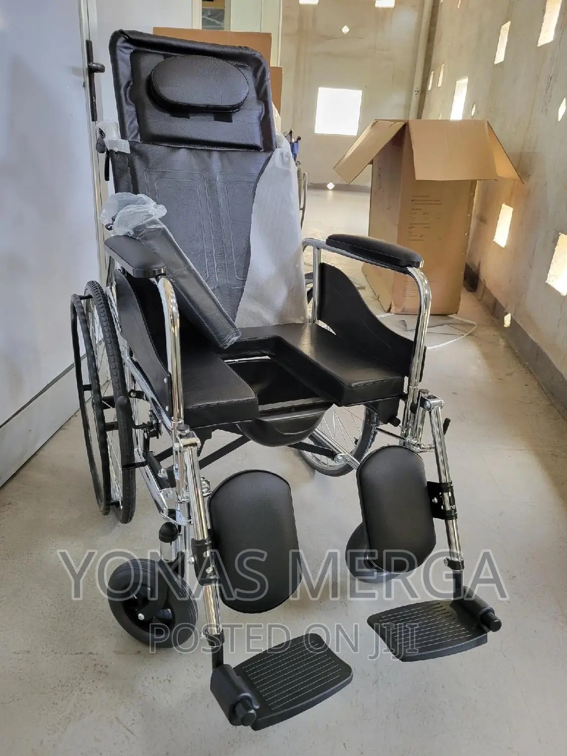 Lying Down Self Propelled Lightweight Transport Wheelchair