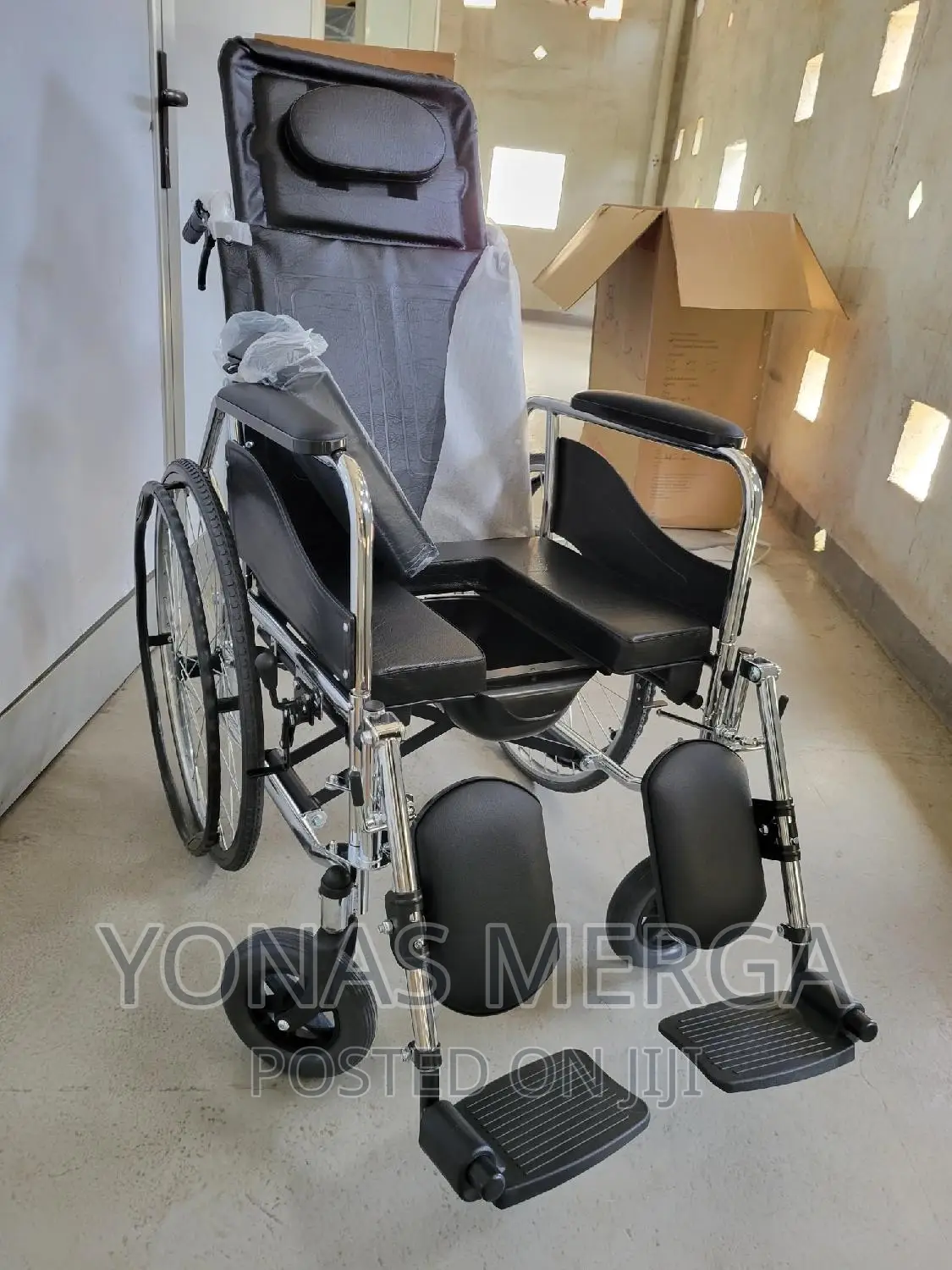 New Toilet Wheelchair ROCILA Elderly Wheelchair With Toilet